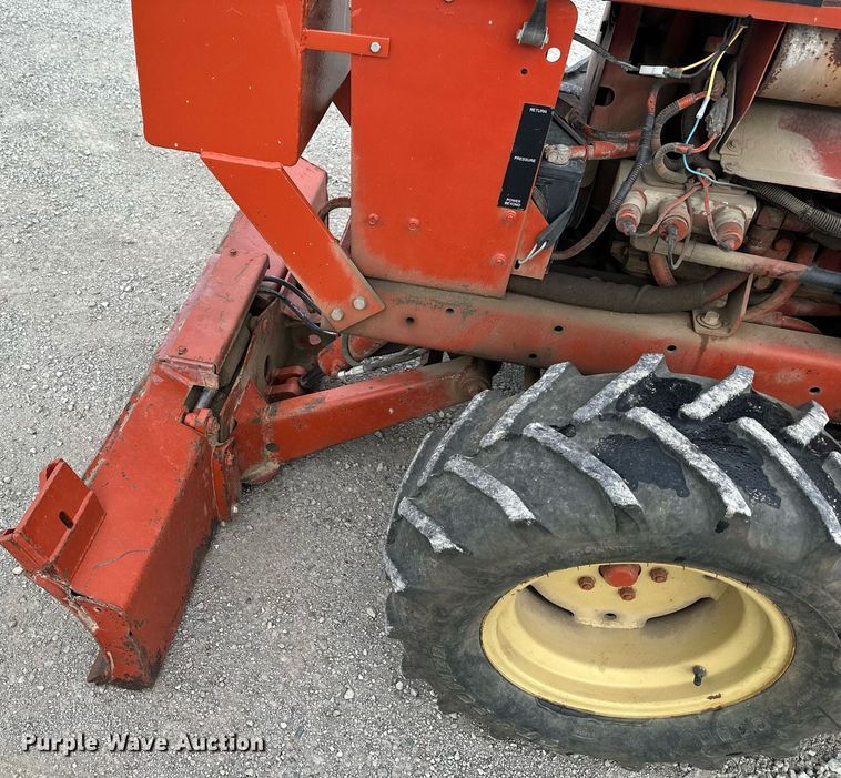 image for item NL9093 1997 Ditch Witch 3700DD  trencher