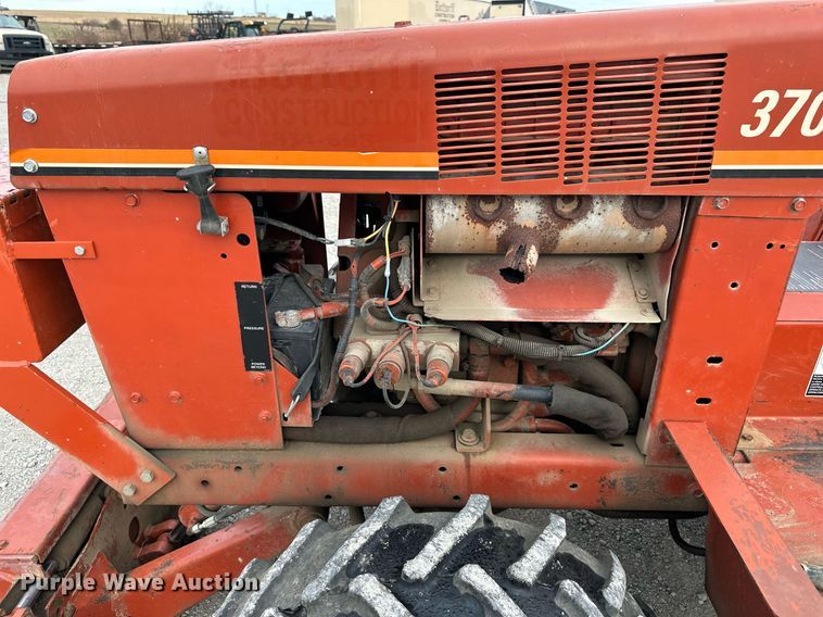 image for item NL9093 1997 Ditch Witch 3700DD  trencher