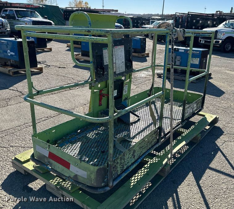 image for item NL9130 JLG lift basket
