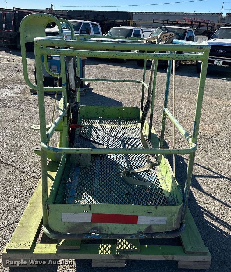 image for item NL9130 JLG lift basket