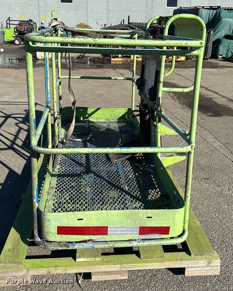 image for item NL9130 JLG lift basket