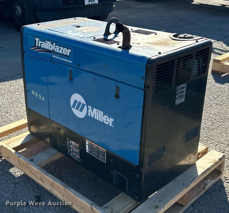 image for item NL9156 Miller Trailblazer 325 EFI  welder/generator