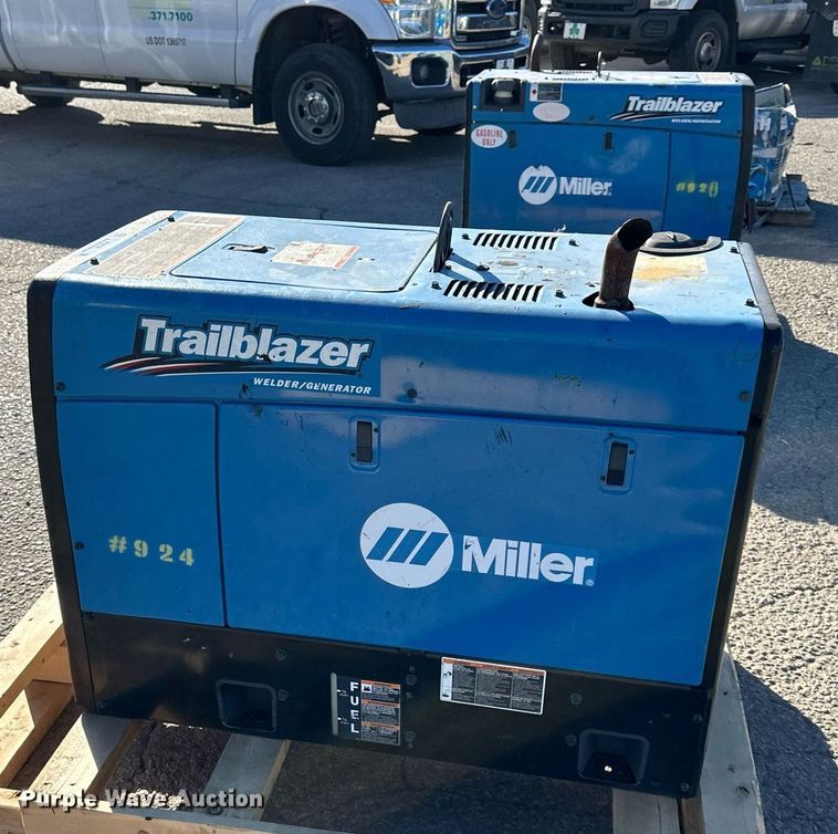 image for item NL9156 Miller Trailblazer 325 EFI  welder/generator