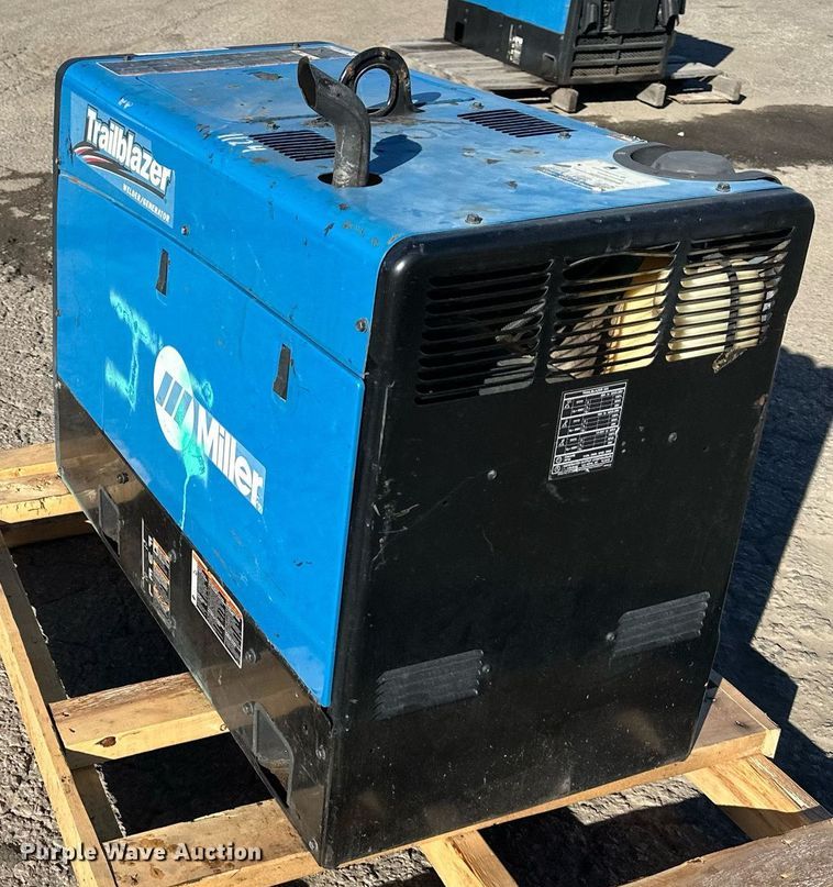 image for item NL9158 Miller Trailblazer 325 EFI welder/generator