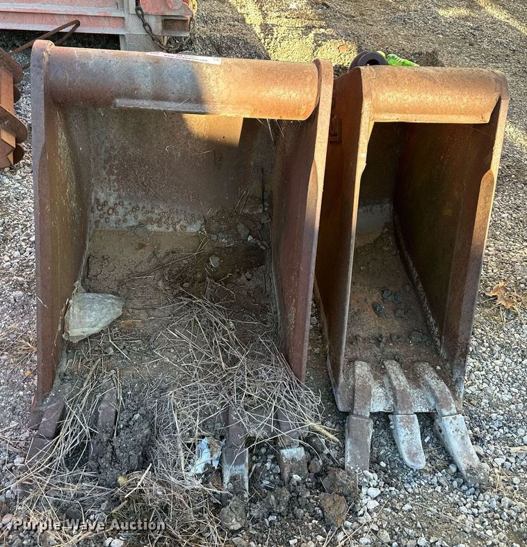 image for item NL9200 (2) Wain Ray backhoe buckets