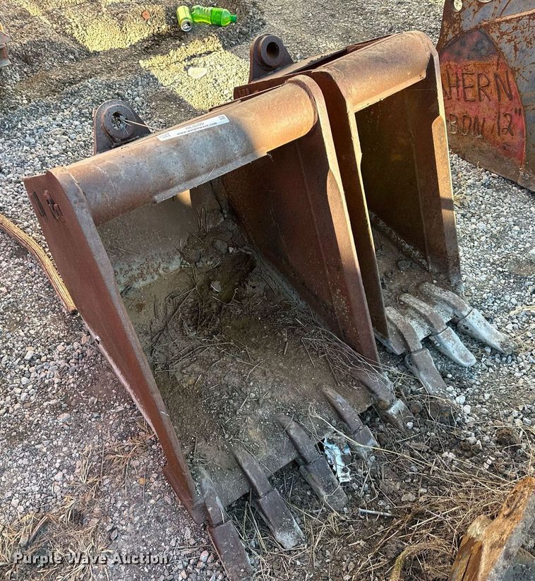 image for item NL9200 (2) Wain Ray backhoe buckets