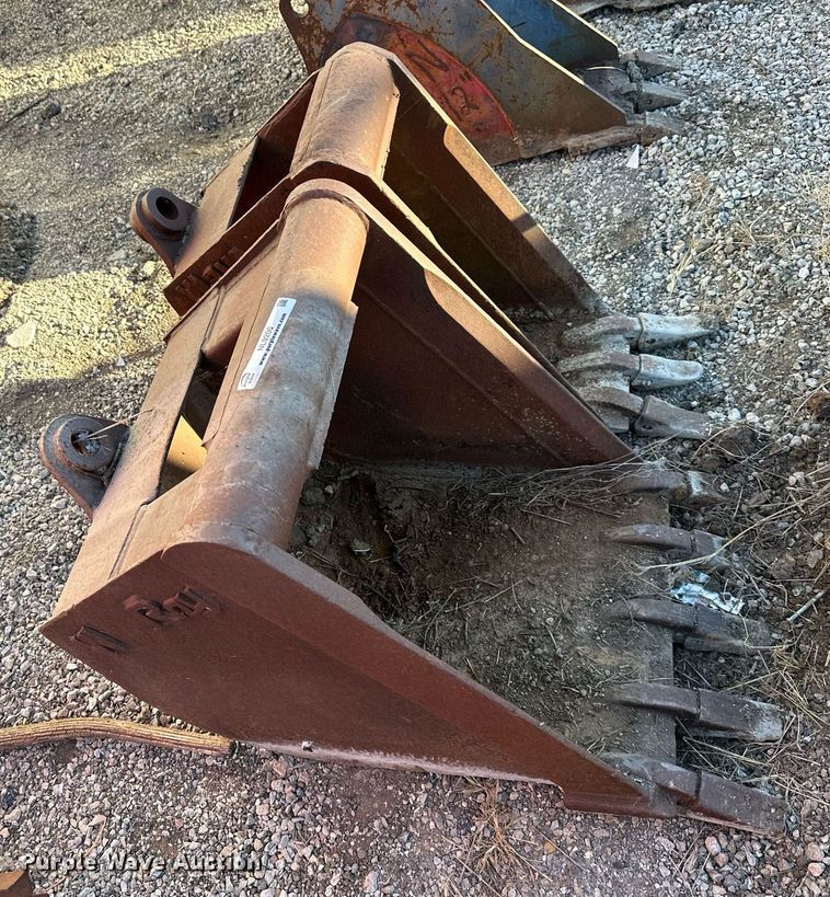 image for item NL9200 (2) Wain Ray backhoe buckets