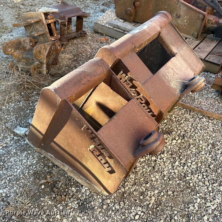 image for item NL9200 (2) Wain Ray backhoe buckets