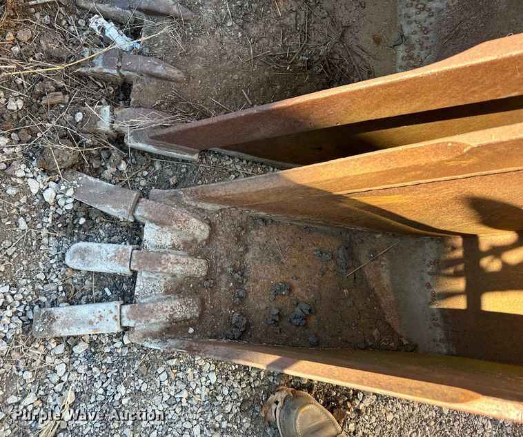 image for item NL9200 (2) Wain Ray backhoe buckets