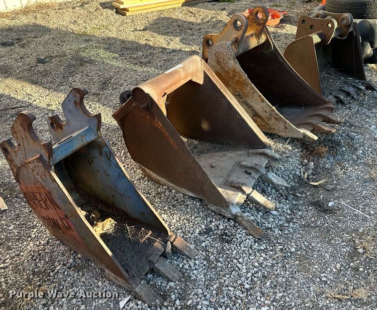 image for item NL9201 (4) backhoe buckets