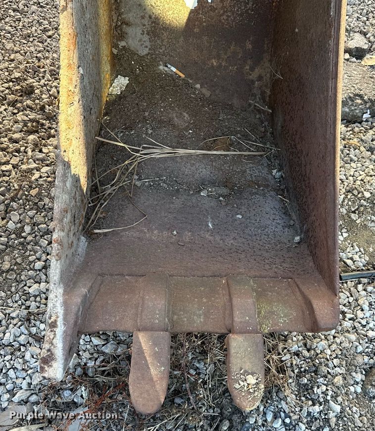 image for item NL9201 (4) backhoe buckets