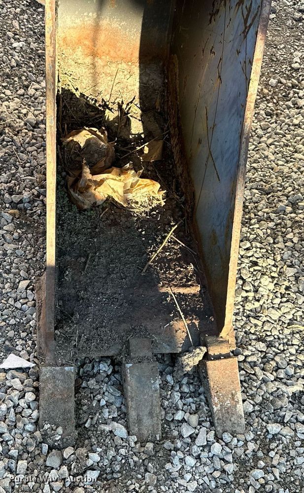 image for item NL9201 (4) backhoe buckets