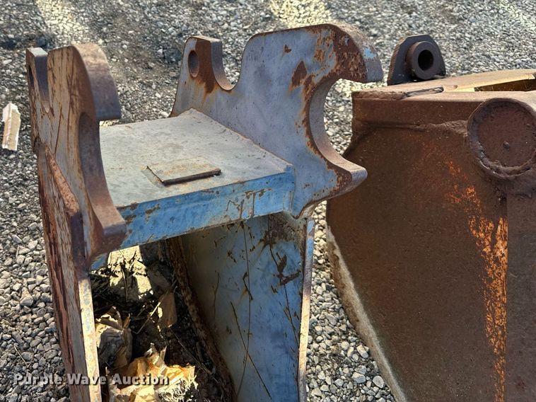 image for item NL9201 (4) backhoe buckets