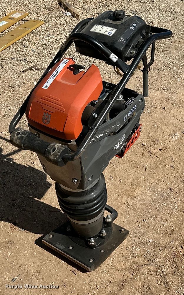 image for item NO9298 Husqvarna LT6005  plate compactor