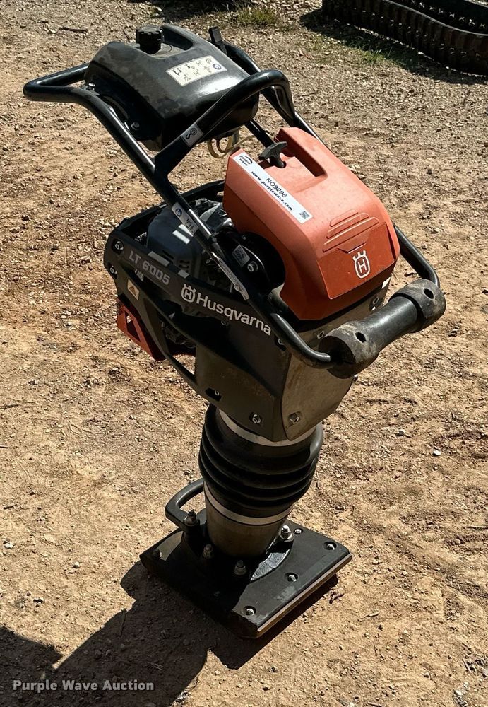 image for item NO9298 Husqvarna LT6005  plate compactor