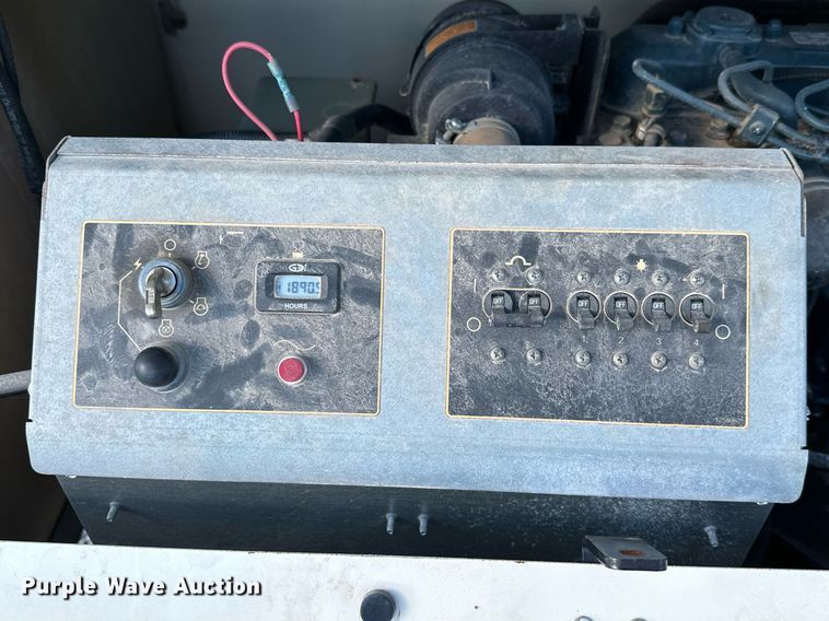 image for item NO9320 2015 Terex RL4  light plant