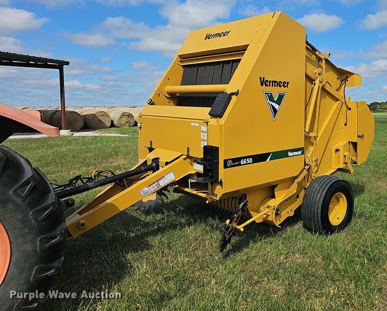 image for item NP9000 Vermeer 6650 Rancher  round baler