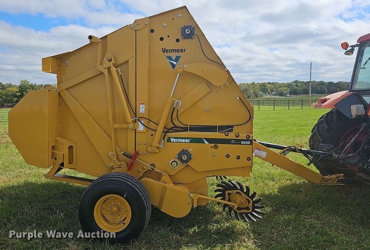 image for item NP9000 Vermeer 6650 Rancher  round baler
