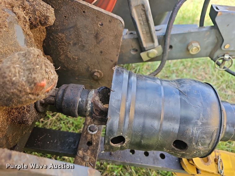 image for item NP9000 Vermeer 6650 Rancher  round baler