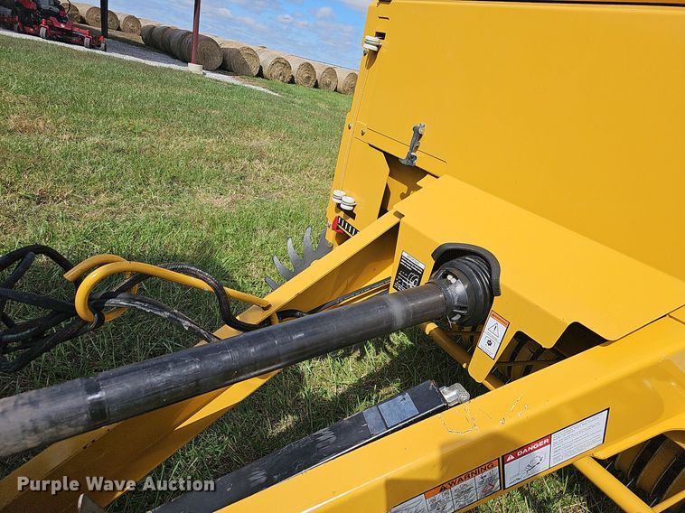 image for item NP9000 Vermeer 6650 Rancher  round baler
