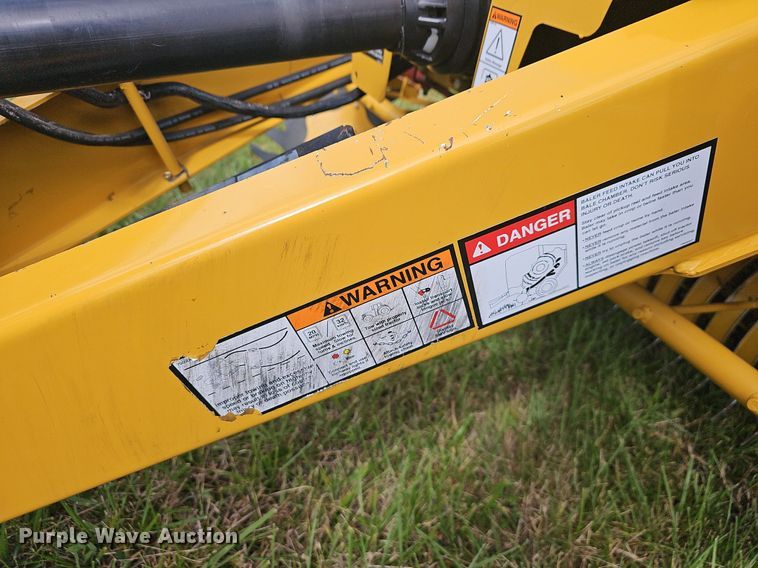 image for item NP9000 Vermeer 6650 Rancher  round baler