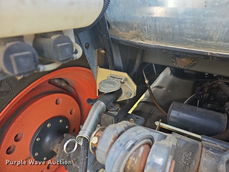 image for item NP9000 Vermeer 6650 Rancher  round baler