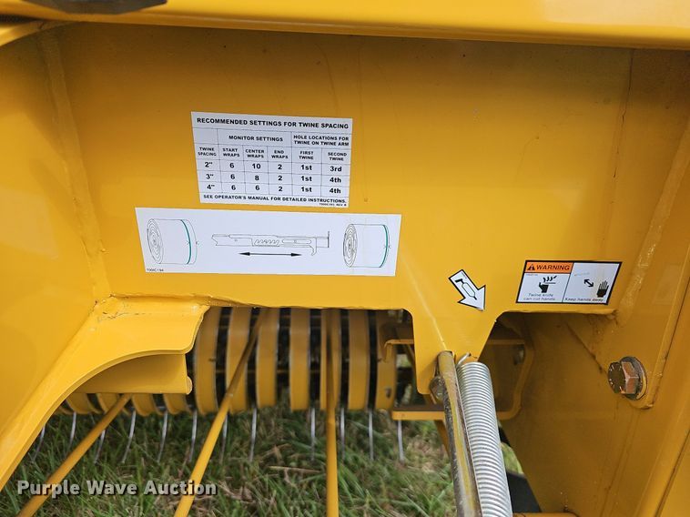 image for item NP9000 Vermeer 6650 Rancher  round baler