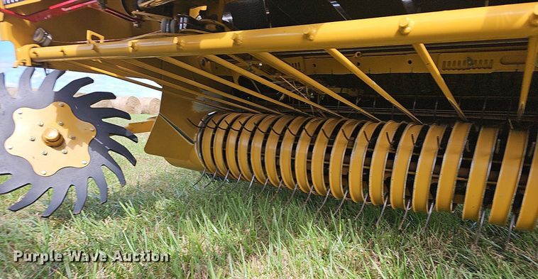 image for item NP9000 Vermeer 6650 Rancher  round baler