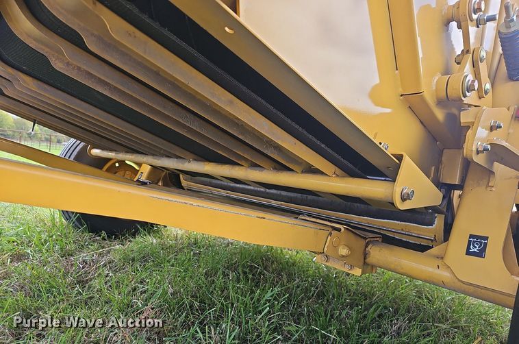 image for item NP9000 Vermeer 6650 Rancher  round baler