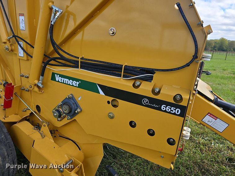 image for item NP9000 Vermeer 6650 Rancher  round baler