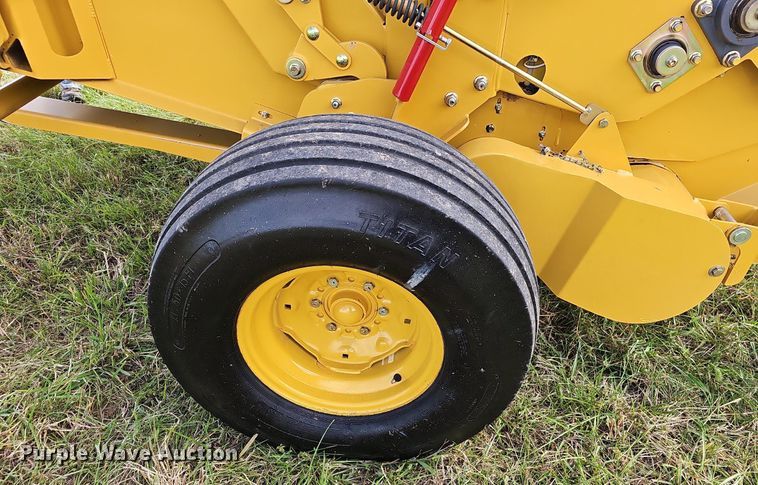 image for item NP9000 Vermeer 6650 Rancher  round baler