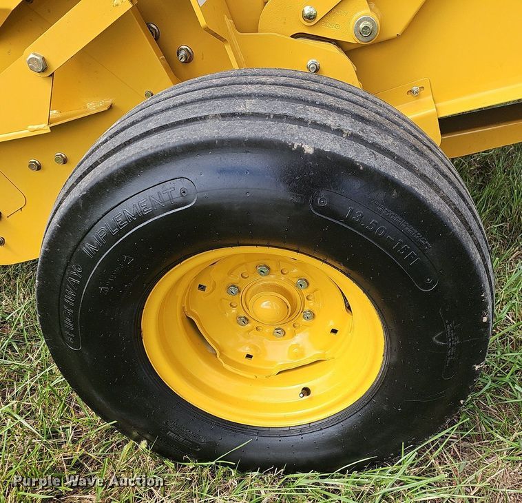 image for item NP9000 Vermeer 6650 Rancher  round baler