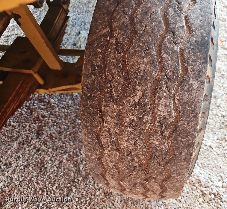 image for item NP9001 1998 Eagle Picher RC60  forklift