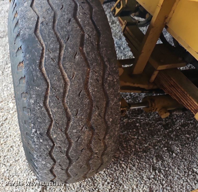 image for item NP9001 1998 Eagle Picher RC60  forklift