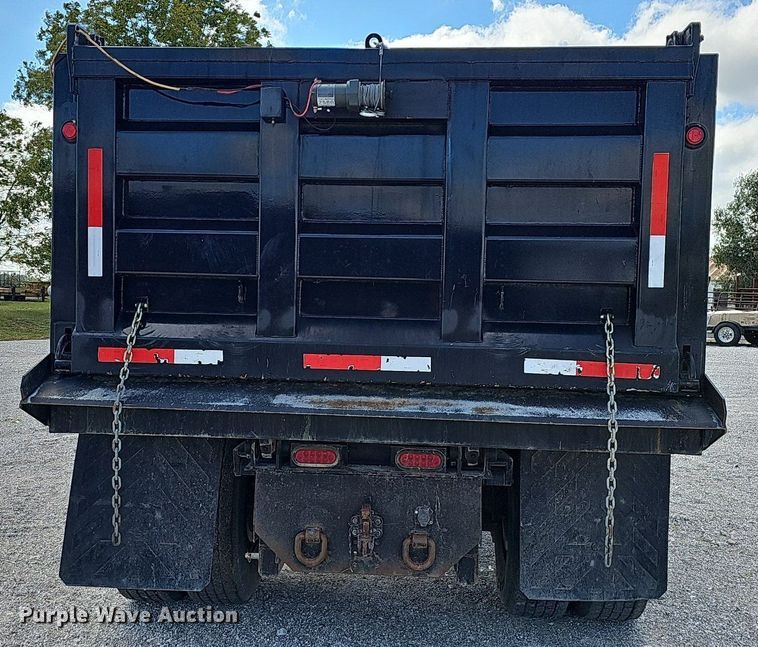 image for item NP9002 1999 International 4700  dump truck