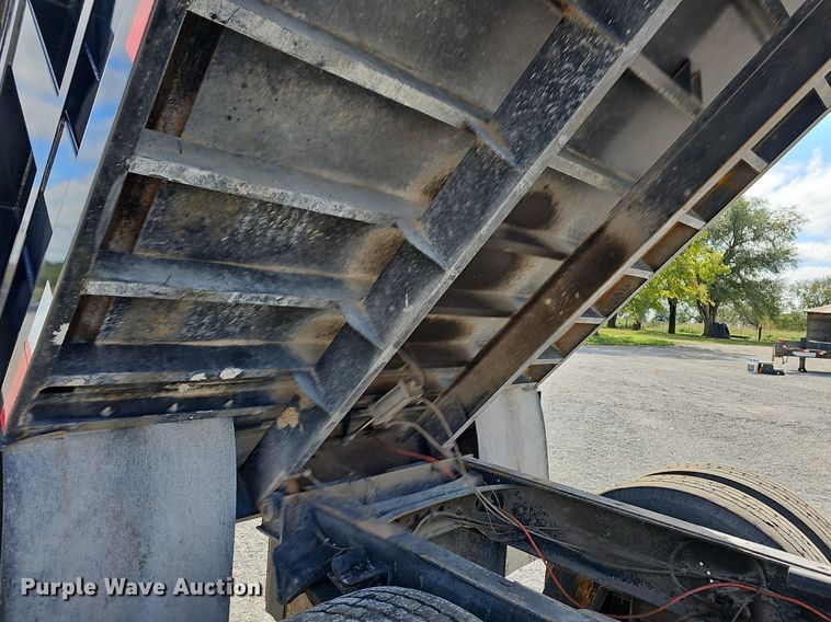 image for item NP9002 1999 International 4700  dump truck