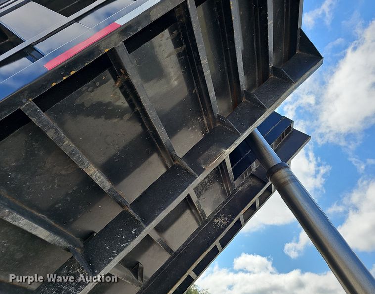 image for item NP9002 1999 International 4700  dump truck