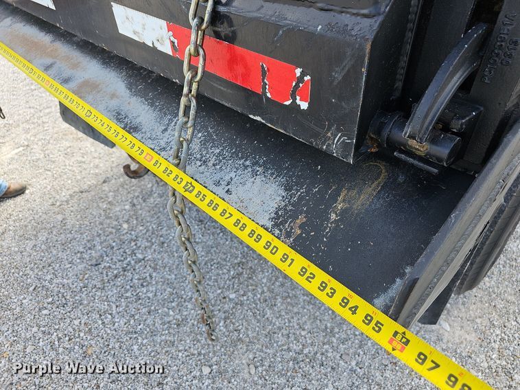 image for item NP9002 1999 International 4700  dump truck