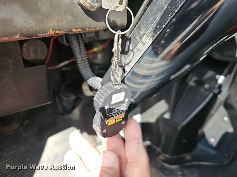 image for item NP9002 1999 International 4700  dump truck