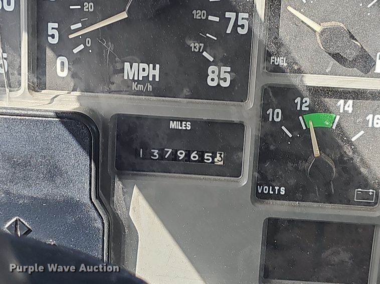 image for item NP9002 1999 International 4700  dump truck