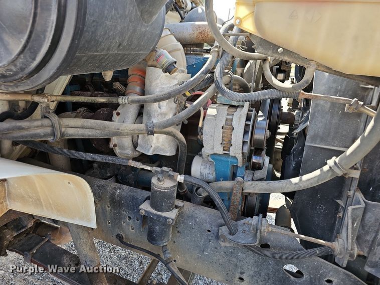 image for item NP9002 1999 International 4700  dump truck