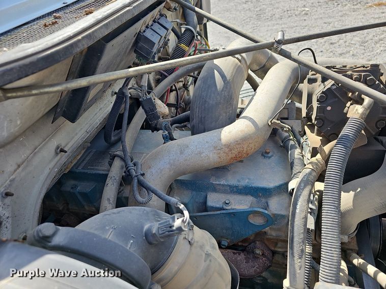 image for item NP9002 1999 International 4700  dump truck