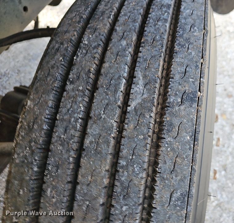 image for item NP9002 1999 International 4700  dump truck