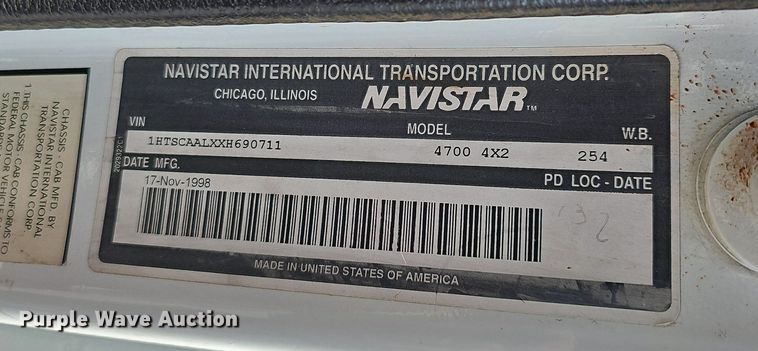 image for item NP9002 1999 International 4700  dump truck