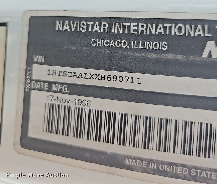 image for item NP9002 1999 International 4700  dump truck