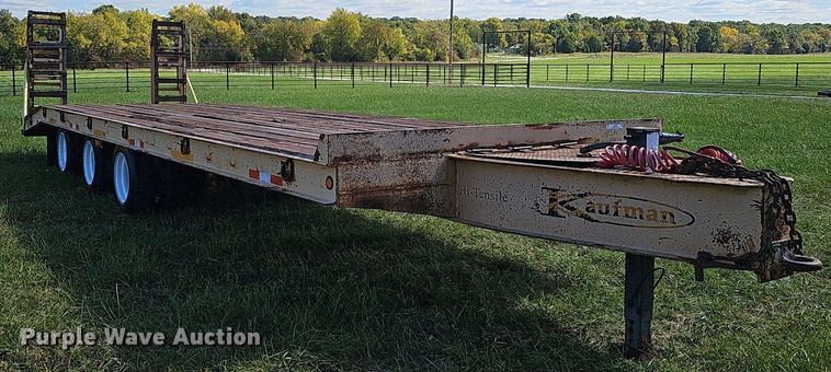 image for item NP9005 2004 Kaufman  equipment trailer