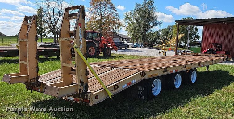 image for item NP9005 2004 Kaufman  equipment trailer