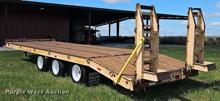 image for item NP9005 2004 Kaufman  equipment trailer