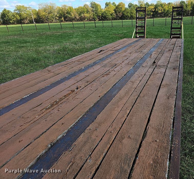 image for item NP9005 2004 Kaufman  equipment trailer