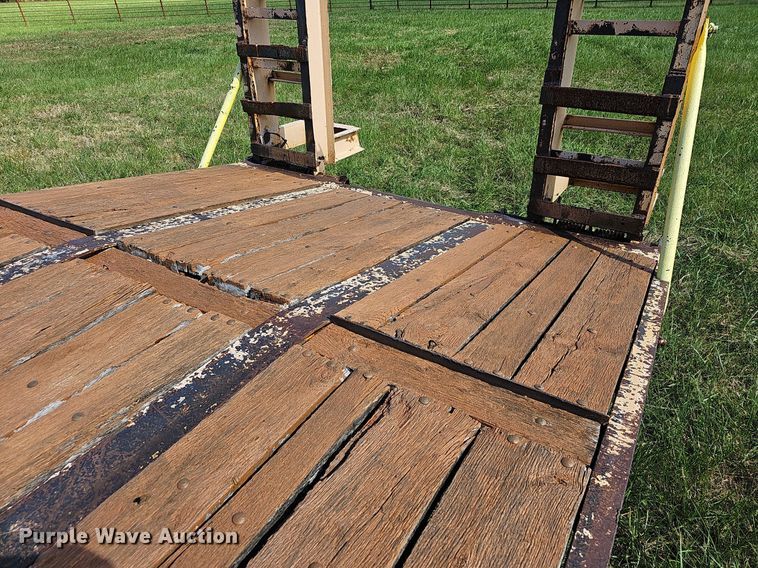 image for item NP9005 2004 Kaufman  equipment trailer